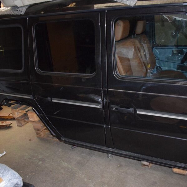 Mercedes-Benz G-Class W463 Parts Package — G350 CDI — Body, Engine, Interior, Wiring, Axles — As New (100 km)