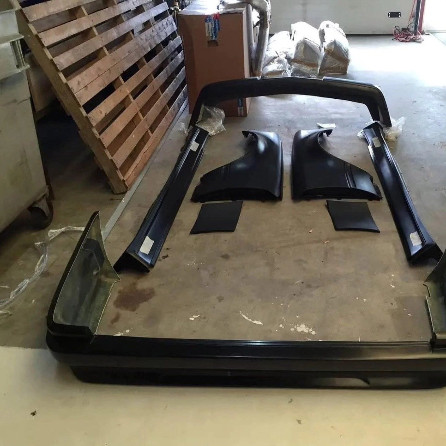 Mercedes-Benz W124 AMG Body Kit