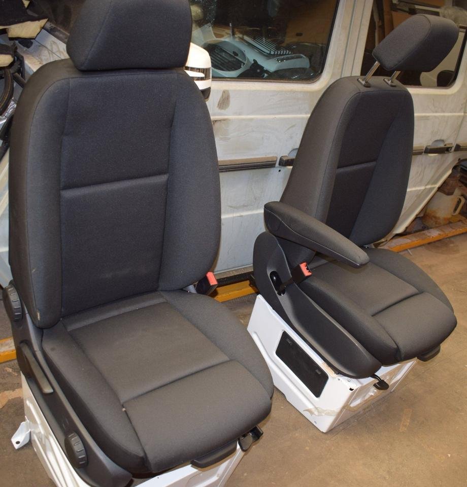 Mercedes W907 Sprinter seats