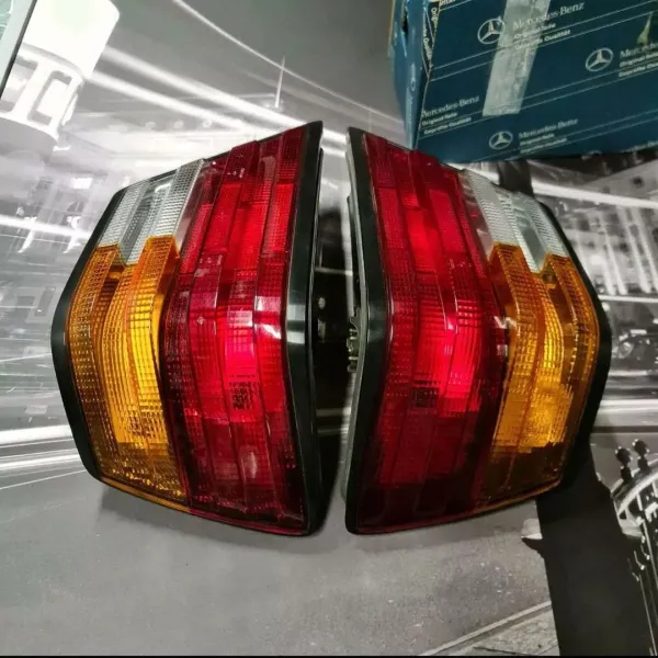 W124 Mercedes taillights